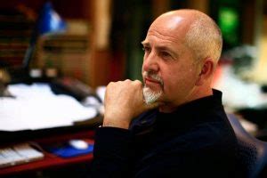 Peter Gabriel: “All’ultimo show dei Genesis mi sentivo triste”. L 